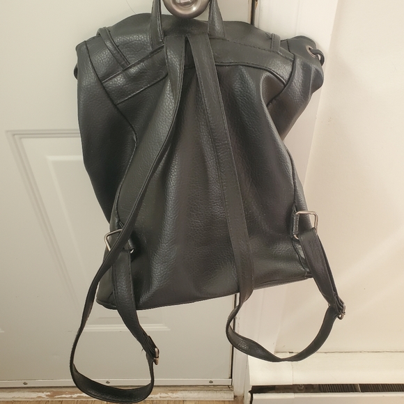 Unisex backpack Great for back to school - Picture 2 of 4